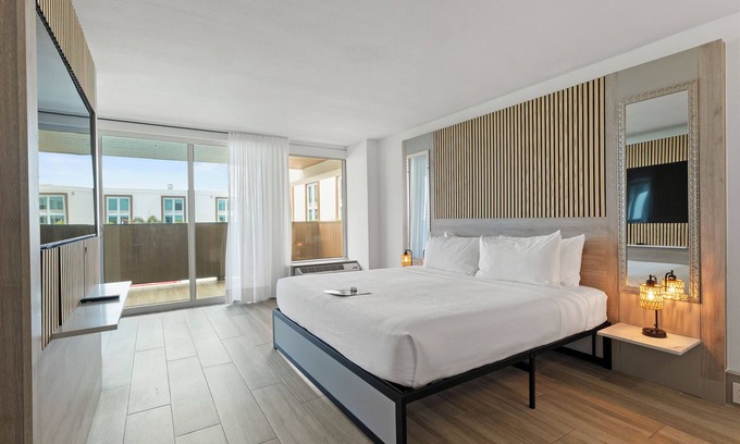 Florida Central Atlantic Coast Resort | Discover Kompose Boutique Resort Near Thrilling Theme Parks