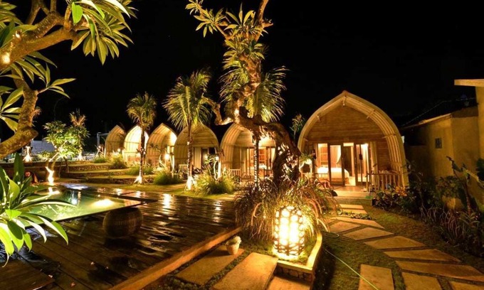 Sampalan House | Discover Kompyang Cottage: Family-Friendly with Pool & Breakfast