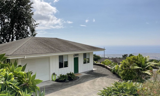Holualoa Cottage | Kona Coffee Cottage in Holualoa