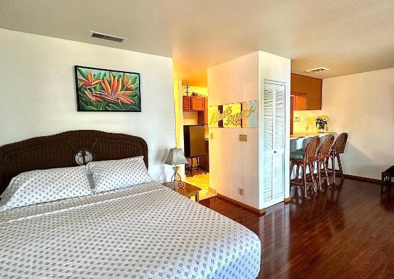 Kainaliu House | Discover Kona Joe Coffee Farm: A Unique Stay Awaits