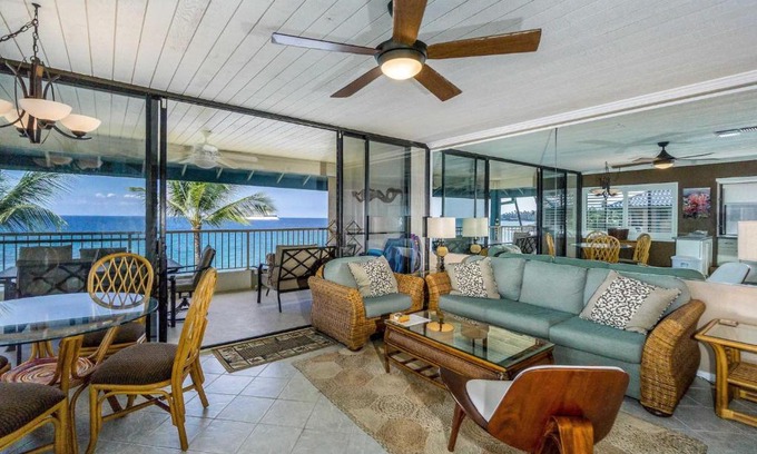 Historic Kailua Village House | Unforgettable Stay at Kona Reef #D31 - Family Friendly Retreat