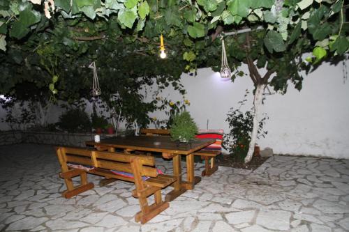 Kalamitsi House | Top-Rated Kondilw Rooms: Pet-Friendly with Breakfast Included