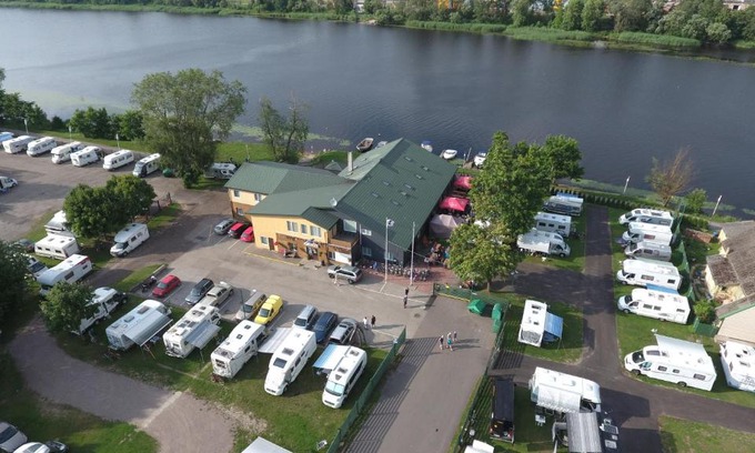 Parnu Hotel | Beachfront Konse Motel: Pet-Friendly Caravan Camping Retreat
