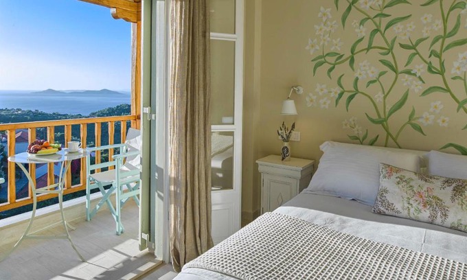 Alonissos Apartment | Exceptional Konstantina Studios: Family-Friendly Getaway