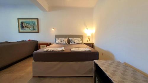 Evgiros Apartment | Family-Friendly Konti Villa - Guest Rated 9.8/10