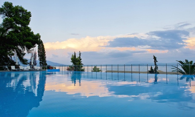 Kontokali Hotel | Indulge at Kontokali Bay Resort & Spa: 5-Star Paradise