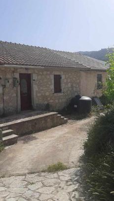Lazarata House | Kid-Friendly Retreat at Kontrata Cottage - Rated 8.5/10