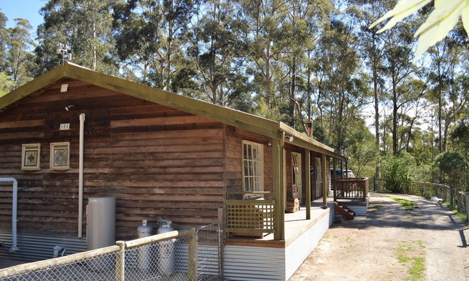 Warburton House | Kookaburra Cabin: Your Private Hideaway Awaits