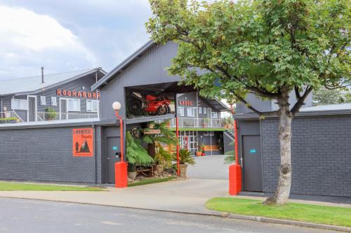 Jindabyne Hotel | Family-Friendly Escape at Kookaburra Lodge with Kitchen