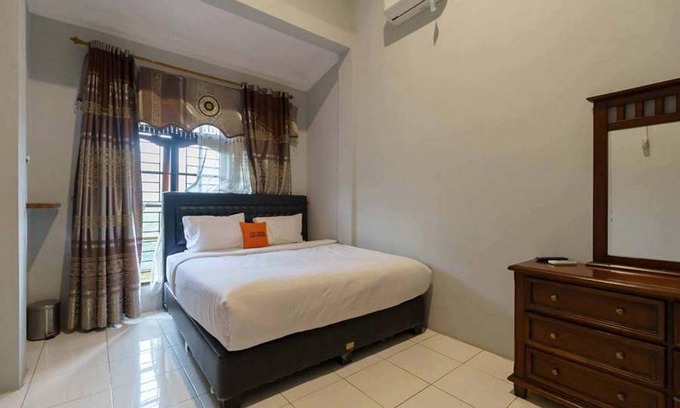 Medan Hotel | Budget-Friendly KoolKost Syariah 1000 House for Families