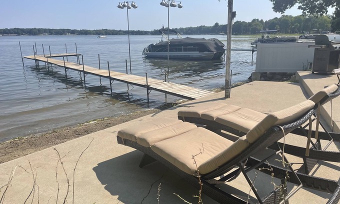 Koontz Lake Cottage | Relaxing Retreat at Koontz Lake Waterfront Cottage