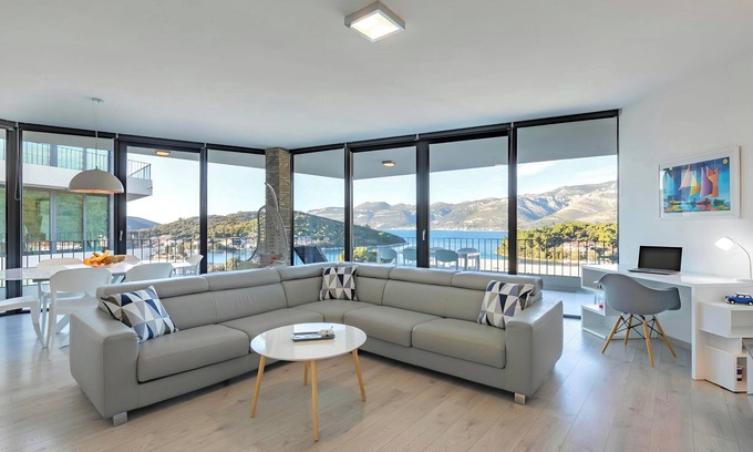 Cove Tri Zala (Zrnovo) Apartment | Discover Korcula Apartments with Oceanfront Views & Pool