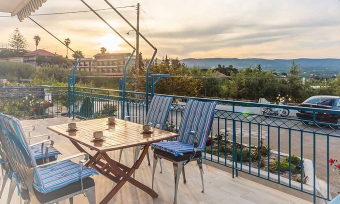 Koroni Apartment | Koroni Seaview Retreat - Cozy Nest with Ocean Views