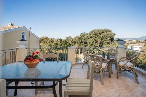Kanoni Apartment | Kid-Friendly Koryfo Penthouse Near Corfu Old Town
