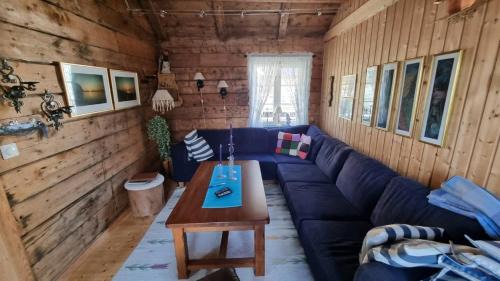 Moskenes House | Inviting Rorbu on Tind - Guest Rated 8.7/10 and Family-Friendly