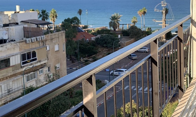 Netanya Apartment | Kosher Apartment Steps from Sironit Beach with Ocean Views