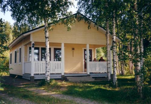 Raakkyla House | Pet-Friendly Koskelon Lomamökit with Private Beach & Ocean View