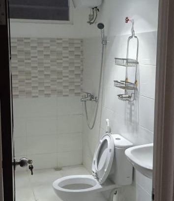 Tembalang House | Cozy Kost Exclusive Rindang with Hot Tub & Breakfast