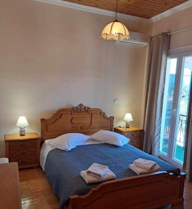 Korakades Apartment | Cozy Kostas House: Family-Friendly with Complimentary Breakfast