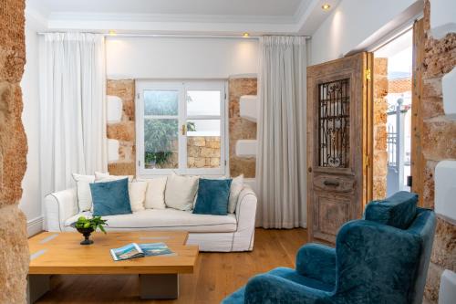 Malia House | Relax at Kostis Parthenis Residence with Private Beach Access