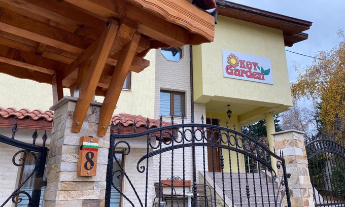 Sapareva Banya House | Discover Kot Garden Guest House - Rated 9.3/10 with Dining