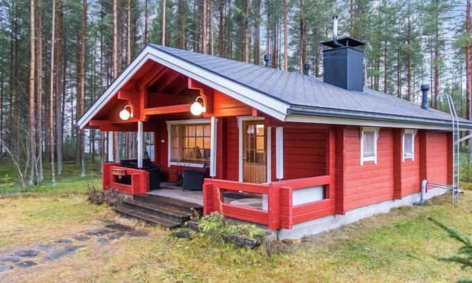 Sotkamo House | Experience Kotilampela: Lake View with Spa & Family Amenities