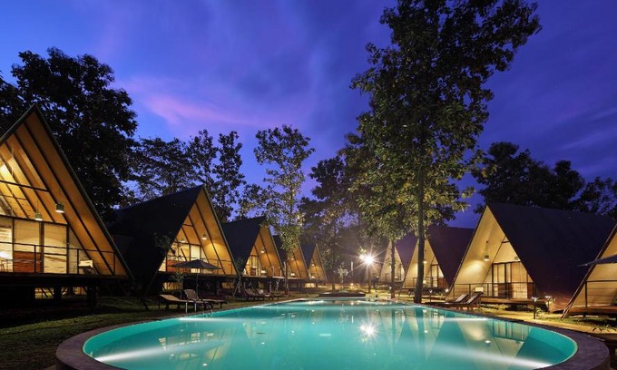 Udawalawa Hotel | Discover Kottawatta River Bank Resort with Pool & Hot Tub