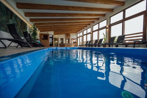 Lupeni Bed & Breakfast | Discover Kotyogó Panzió: 4-Star Stay with Private Pool