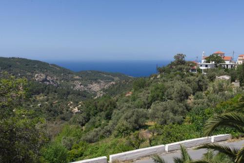 Armenistis House | Oceanfront Kouklospito Agios Polykarpos with 9.6/10 Rating