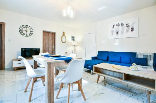 Kontos Apartment | Guest Rated Koukounari Apartments: Pet & Child Friendly Stays