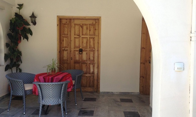 Akoumia House | Discover Koumans Residence: Oceanfront Retreat in Crete