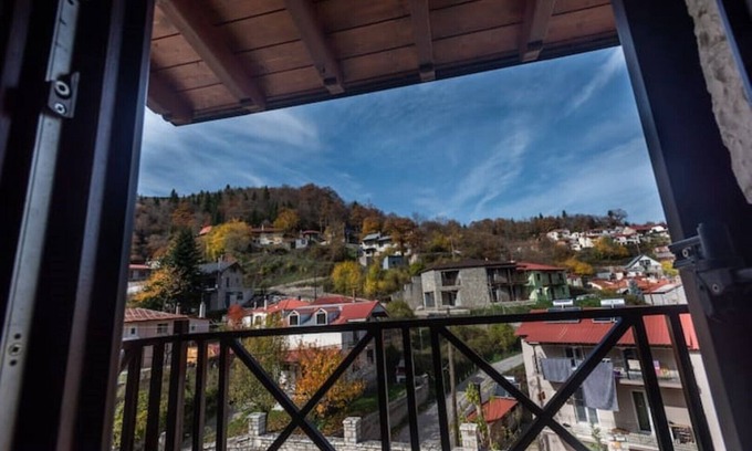Karpenisi House | Discover Kourtis Family Mansion: Ideal for Families & Breakfast