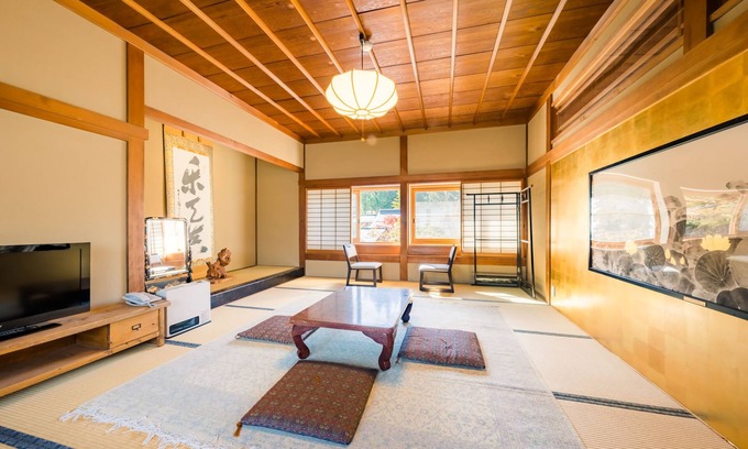 Koyasan House | Discover Koyasan Syukubo Ekoin: Family-Friendly Retreat