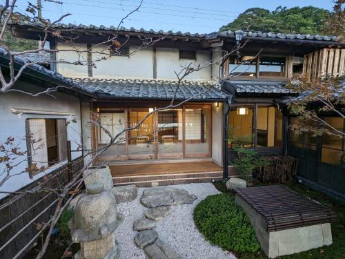 Kushimoto Villa | Family-Friendly KOZA River House 湯川邸 with Great Reviews