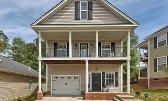 Columbia House | Kozy On The Congaree, 2 Miles From Downtown Columbia SC & USC Campus