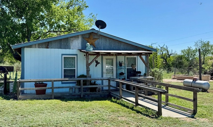 Round Mountain House | Serene Retreat: Kozy Quiet Private Cottage with Pool