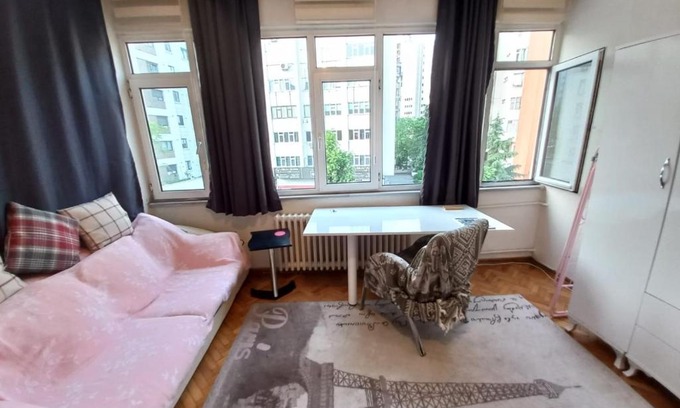 Kozyatagi House | Cozy Kozyatagi Apartment with Shared Amenities in Kadıköy