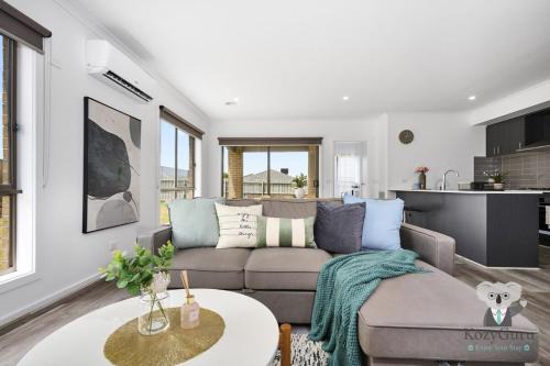 Pakenham Apartment | KozyGuru Pakenham Comfortable 4-Bedroom House