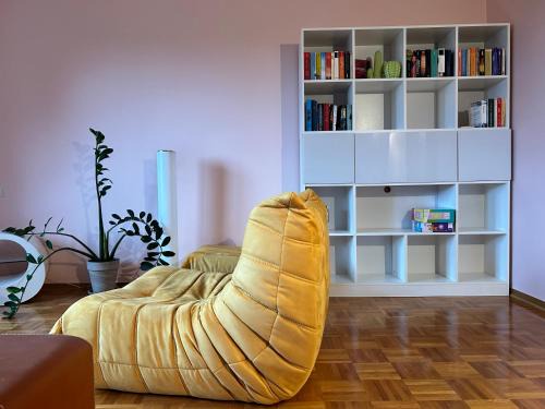 Schrozberg Apartment | Kid-Friendly Kraewelhof: Guest Rated 9.5 for Memorable Stays