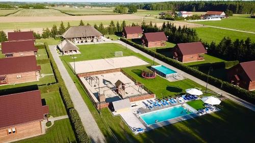 Wielowies House | Relax at Kraina Dauby: 4-Star Retreat with Pool & Hot Tub