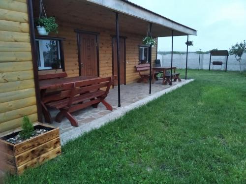 Volyn Oblast House | Pet-Friendly Krainya Hata: Oceanfront Retreat for Families