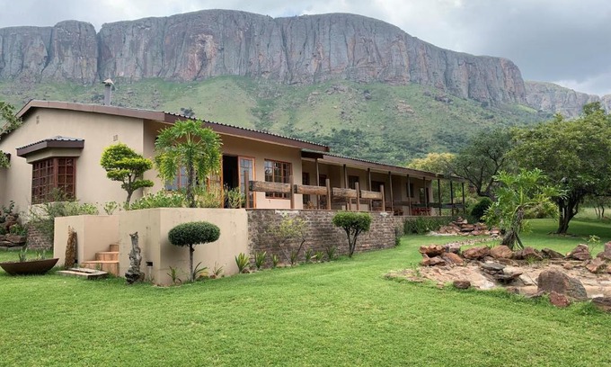 Groenvlei Cabin | Discover Kransberg Country Lodge: Family-Friendly Retreat