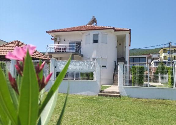 Nov Dojran Apartment | Welcoming Krapce - Lake View Apartments with Family Amenities