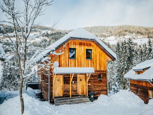 Sankt Georgen am Kreischberg Ski Chalet | Exquisite Woody 7: Family-Friendly & Guest Rated 10/10