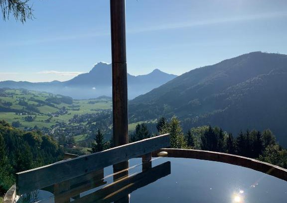 Altmuenster Apartment | Relax at Kreitalm - Premier Oceanfront Retreat in Salzkammergut