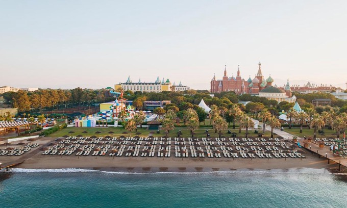 Lara Resort | Elegant Kremlin Palace: Oceanfront Bliss with Spa & Pool