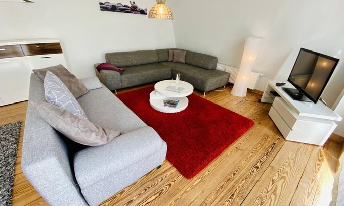 Warnemuende Apartment | Ocean View Kreuzliner: Steps from the Serene River