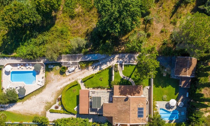 Dassia House | Discover Krevatsoula Beach Villas: Private Pools & Ocean Views