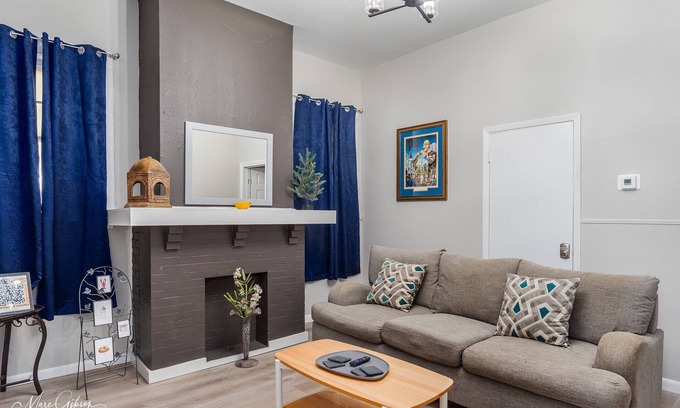 Highland Historic District House | Guest Rated 10/10: Krewe of Hot Dog with Breakfast Included