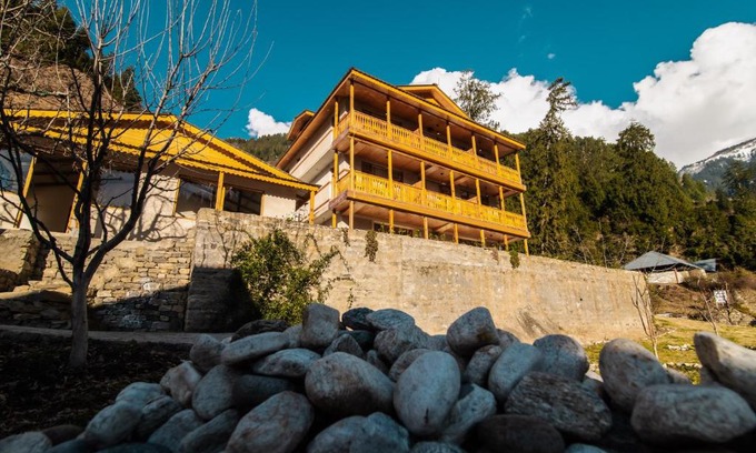 Jagatsukh House | Discover Kriday Villa: Pet-Friendly Retreat with Breakfast